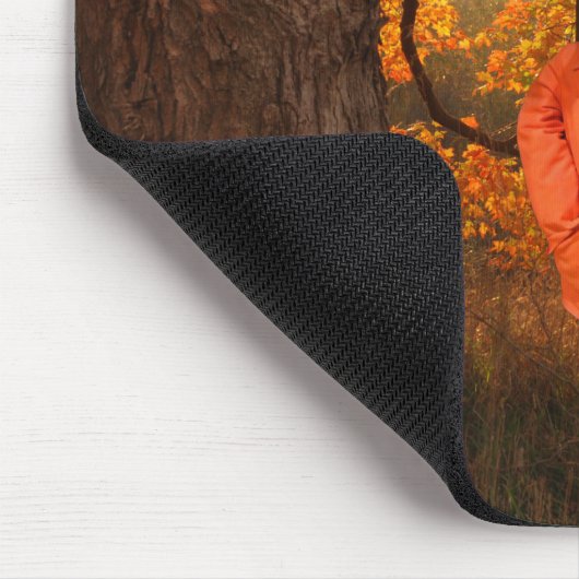 Hirschjäger im Herbstwald Mousepad (Ecke)