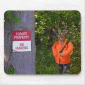 Hirschjäger in Wäldern mit Zeichen Mousepad (Vorne)