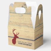 Hirschkopf mit Antlern auf Imitaten Holz Geschenkschachtel (Geöffnet)