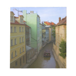 Historische Gebäude mit Kanal, Prag, Tschechien Notizblock