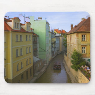 Historische Gebäude mit Kanal, Prag, Tschechische  Mousepad
