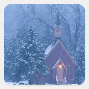 Historische Kapelle des Yosemite-Tals während sch Quadratischer Aufkleber