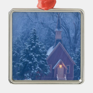 Historische Kapelle des Yosemite-Tals während schw Ornament Aus Metall