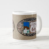 Historische Route 66 ~ Flagstaff, Arizona Jumbo-Tasse (Vorderseite Rechts)