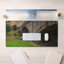 Historische St. Asaph-Brücke über den River Elwy