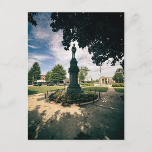 Historische Statue auf dem Platz im Süden des Stad Postkarte