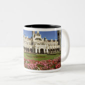 Historischer Bahnhof, Dunedin, Neuseeland Zweifarbige Tasse (VorderseiteRechts)