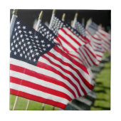 Historischer MilitärFriedhof mit US-Flaggen Fliese (Vorderseite)