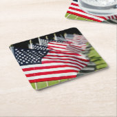 Historischer MilitärFriedhof mit US-Flaggen Rechteckiger Pappuntersetzer (angewinkelt)