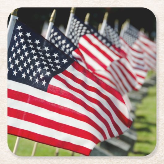 Historischer MilitärFriedhof mit US-Flaggen Rechteckiger Pappuntersetzer (Vorderseite)