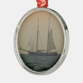 Historischer Schooner Ornament Aus Metall (Links)
