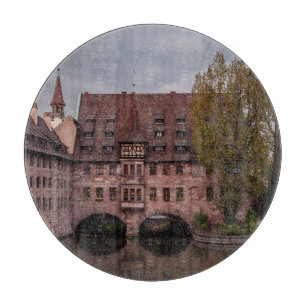 Historisches Gebäude bei Sonnenuntergang in Nürnbe Schneidebrett