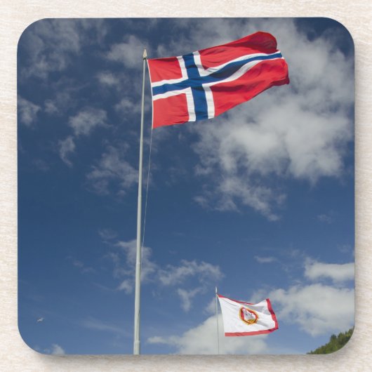 Historisches Hafengebiet Bergen mit Flaggen Getränkeuntersetzer (Vorderseite)