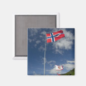 Historisches Hafengebiet Bergen mit Flaggen Magnet (Vorderseite/Rückseite)