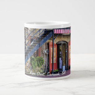 Historisches Reisefoto von River Street Savannah G Jumbo-Tasse