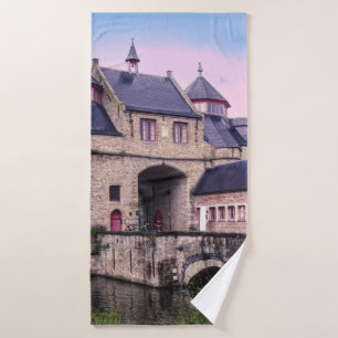 Historisches Stadttor in Brügge Badehandtuch