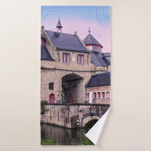 Historisches Stadttor in Brügge Badehandtuch (Badehandtuch)