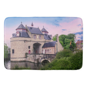 Historisches Stadttor in Brügge Badematte