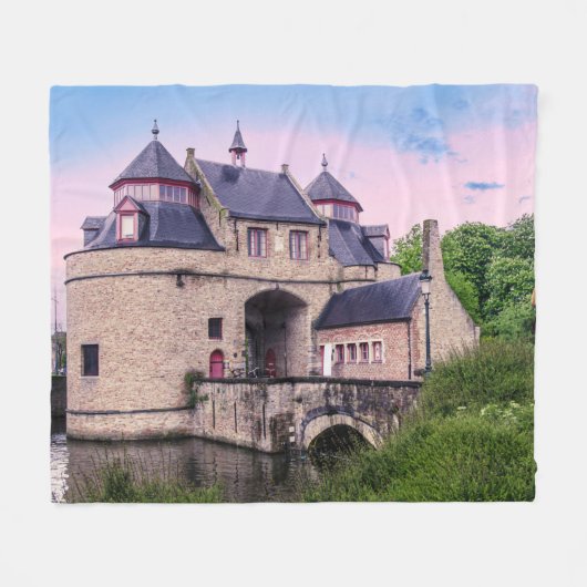 Historisches Stadttor in Brügge Fleecedecke (Vorderseite (Horizontal))