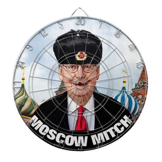 Hit Moskau Mitch McConnell im Kisser Dartscheibe (vorne)
