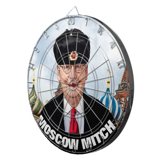 Hit Moskau Mitch McConnell im Kisser Dartscheibe (Vorderseite rechts)