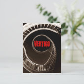 Hitchcock-esque Dunkelkreislauftreppe Postkarte (Stehend Vorderseite)