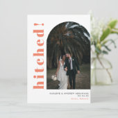 Hitched Arch Foto Coral Wedding Ankündigung (Stehend Vorderseite)