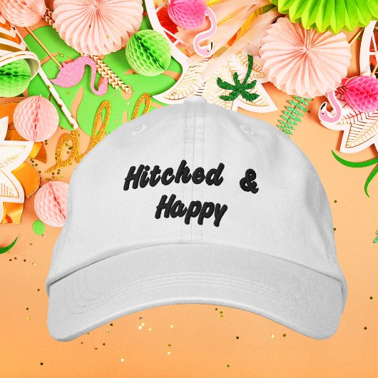 Hitched & Happy for Bride, Bachelorette, Wedding Bestickte Baseballkappe