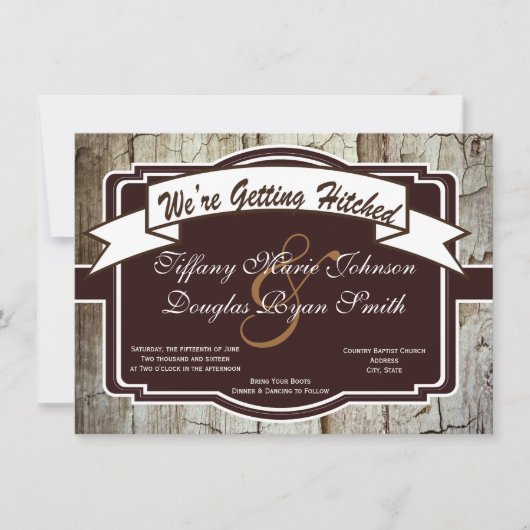 Hitched Rustic Wood Wedding Einladungen (Vorderseite)