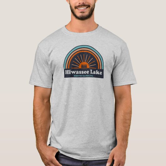 Hiwassee North Carolina Rainbow T-Shirt (Vorderseite)