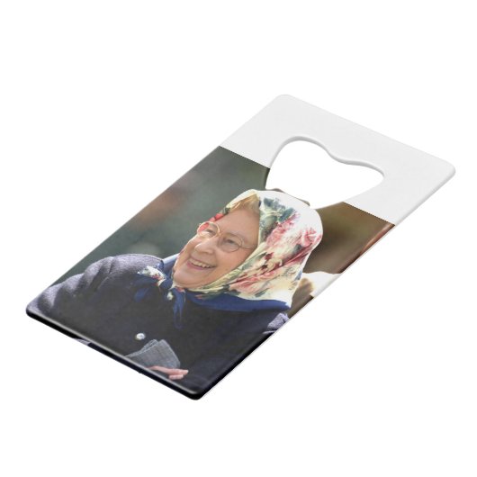 HM Queen Elizabeth II Geldbeutel Flaschenöffner (Rückseite Schrägansicht)