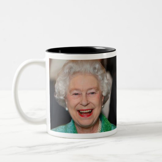 HM Queen Elizabeth II Zweifarbige Tasse (Links)