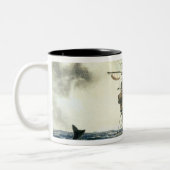 HMS Agamemnon, welches das ursprüngliche Zweifarbige Tasse (Links)