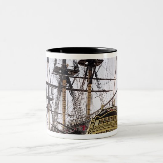 HMS Victory Zweifarbige Tasse (Mittel)
