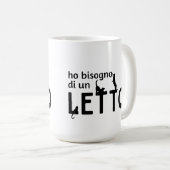 Ho Bisogno Di Un Letto (con gatti neri) Kaffeetasse (VorderseiteRechts)