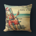 Ho Ho und Rum - Kissen<br><div class="desc">Ho Ho Ho und eine Flasche Rum - Texte eines Jimmy Buffett Weihnachtsliedes, eines meiner Lieblingslieder zu Weihnachten.</div>