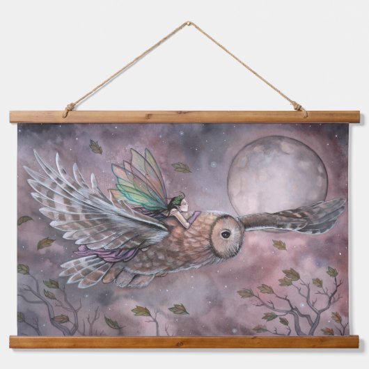 Hoaring Fairy and Owl Fantasy Art Wandteppich Mit Holzrahmen (Vorne)