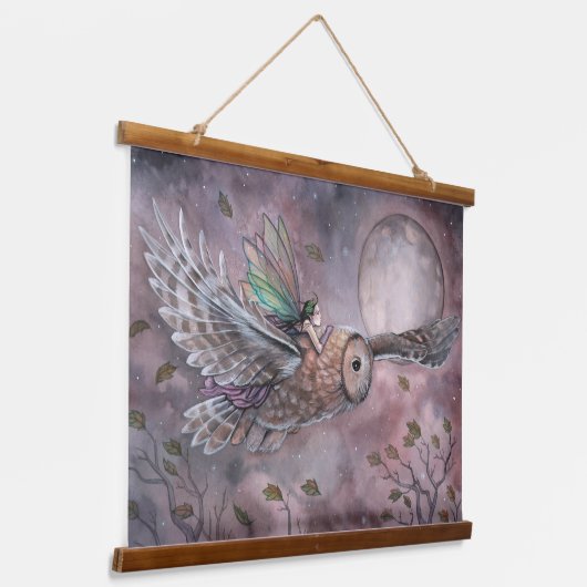 Hoaring Fairy and Owl Fantasy Art Wandteppich Mit Holzrahmen (Gewinkelt)