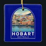 Hobart Australia Reisen Art Vintag Keramikornament<br><div class="desc">Hobart Retro Vektor Reise Design. Hobart,  Hauptstadt des australischen Staat von Tasmanien,  liegt am Fluss Derwent. An seinem angesagten Salamanca Place beherbergen alte Sandsteinlager Galerien und Cafés.</div>