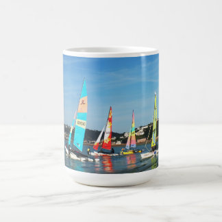 Hobie-Katzen setzen Segel Kaffeetasse