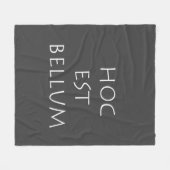 Hoc est bellum fleecedecke (Vorderseite (Horizontal))