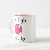 Hoch auf dem Leben - diese lustige Tasse lässt Sie (Vorderseite Links)