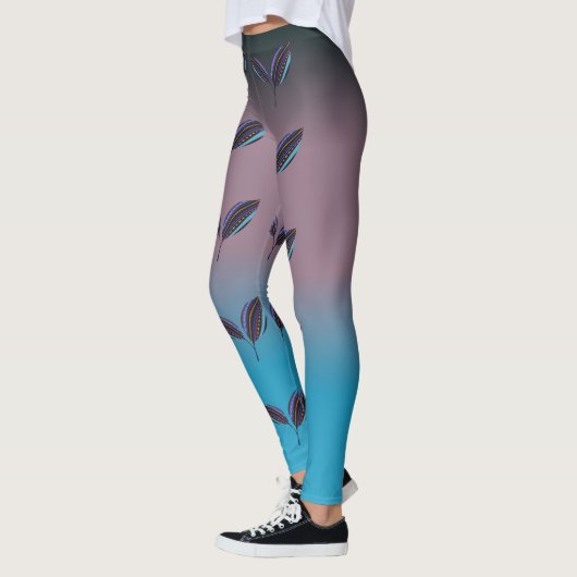 Hoch aufgereifte Leggings - Komfort und Stil. (Links)