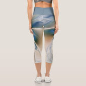 Hoch aufragende, Abstrakte Fantasy Fraktal Art mit Capri Leggings (Rückseite)