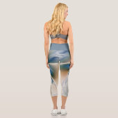 Hoch aufragende, Abstrakte Fantasy Fraktal Art mit Capri Leggings (Rückseite)