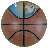 Hoch aufragendes, Abstraktes Fantasie-Fraktal mit Basketball (Rechts)