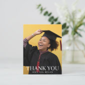 Hoch-Foto Typografie Graduate Dankeskarte (Stehend Vorderseite)
