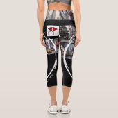 Hoch gewaiste Capris: Flattering Style. Capri Leggings (Rückseite)
