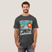Hoch in Colorado Retro State Flag Berge T-Shirt (Vorne ganz)