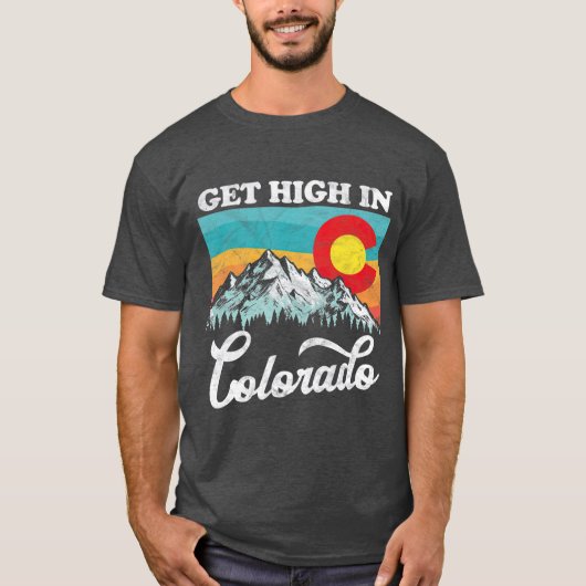 Hoch in Colorado Retro State Flag Berge T-Shirt (Vorderseite)